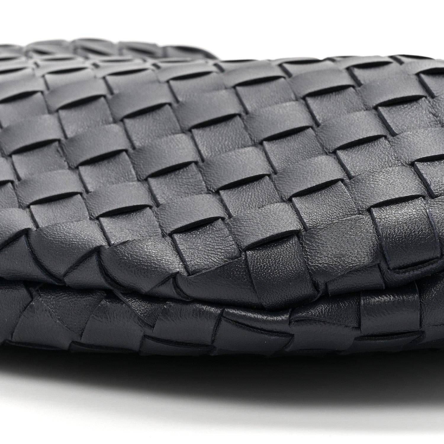 Bottega Veneta Nappa Intrecciato Sardine With Chain Bag Space 9 of 10