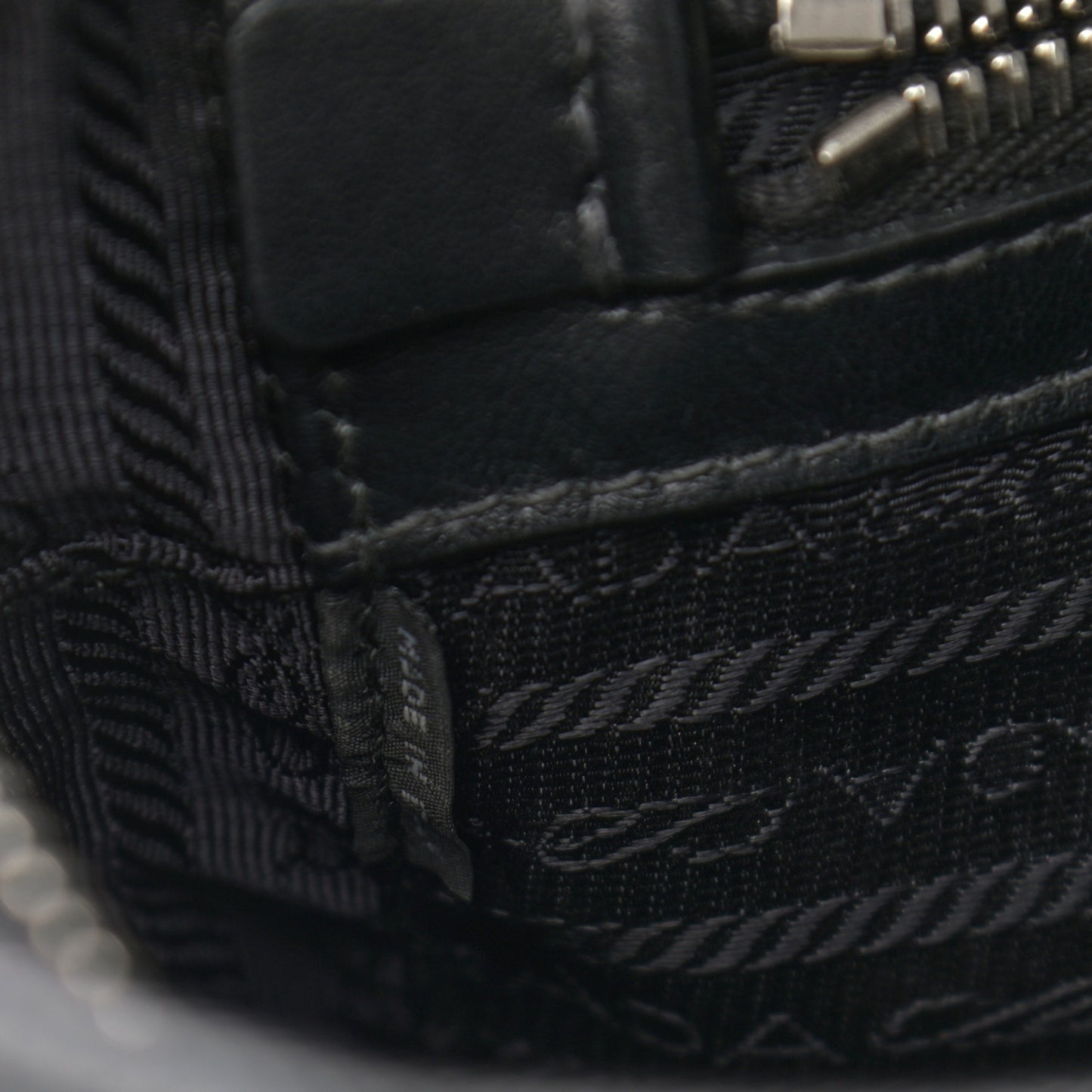 Saffiano Flat Messenger Bag Black