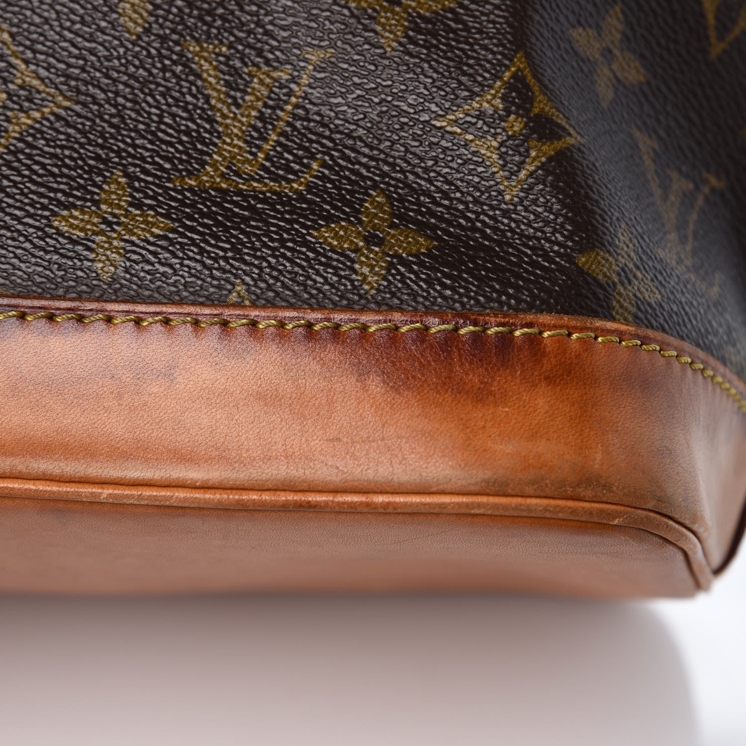 Louis Vuitton Monogram Alma PM 11 of 15