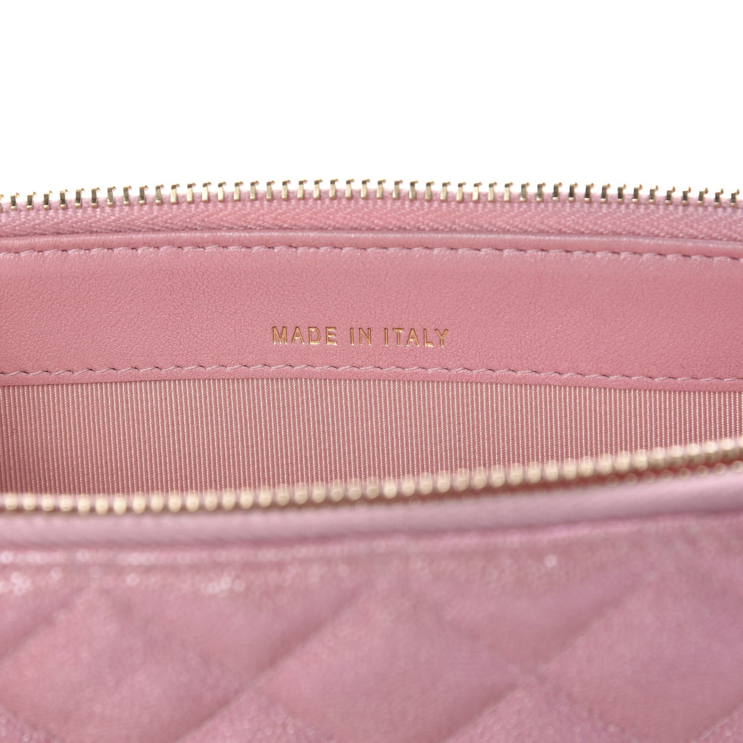 Iridescent Caviar Quilted Small Clutch With Chain Pink