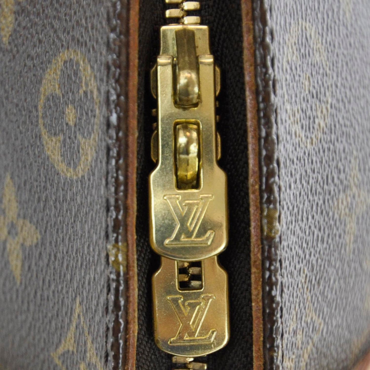 Monogram Ellipse MM