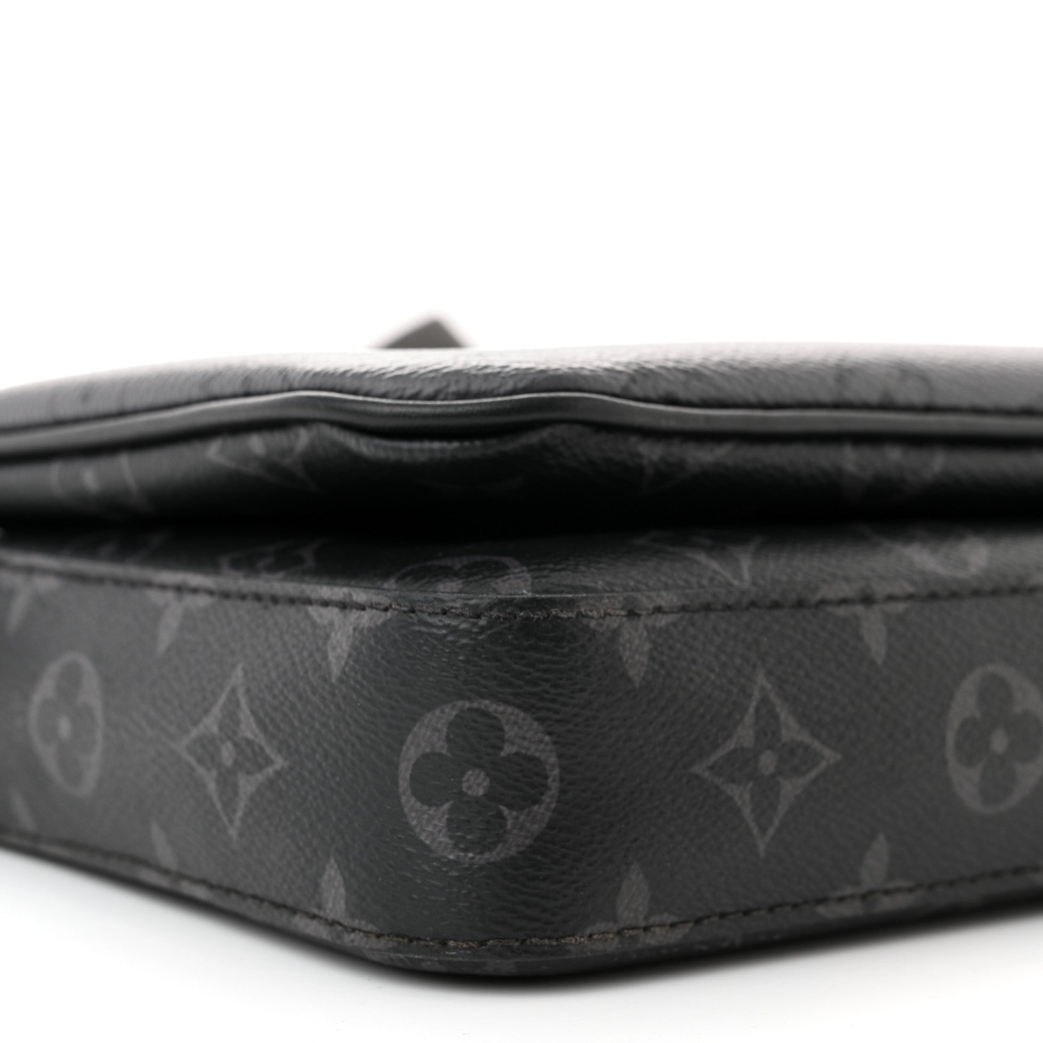 Louis Vuitton Reverse Monogram Eclipse Trio Messenger 9 of 10
