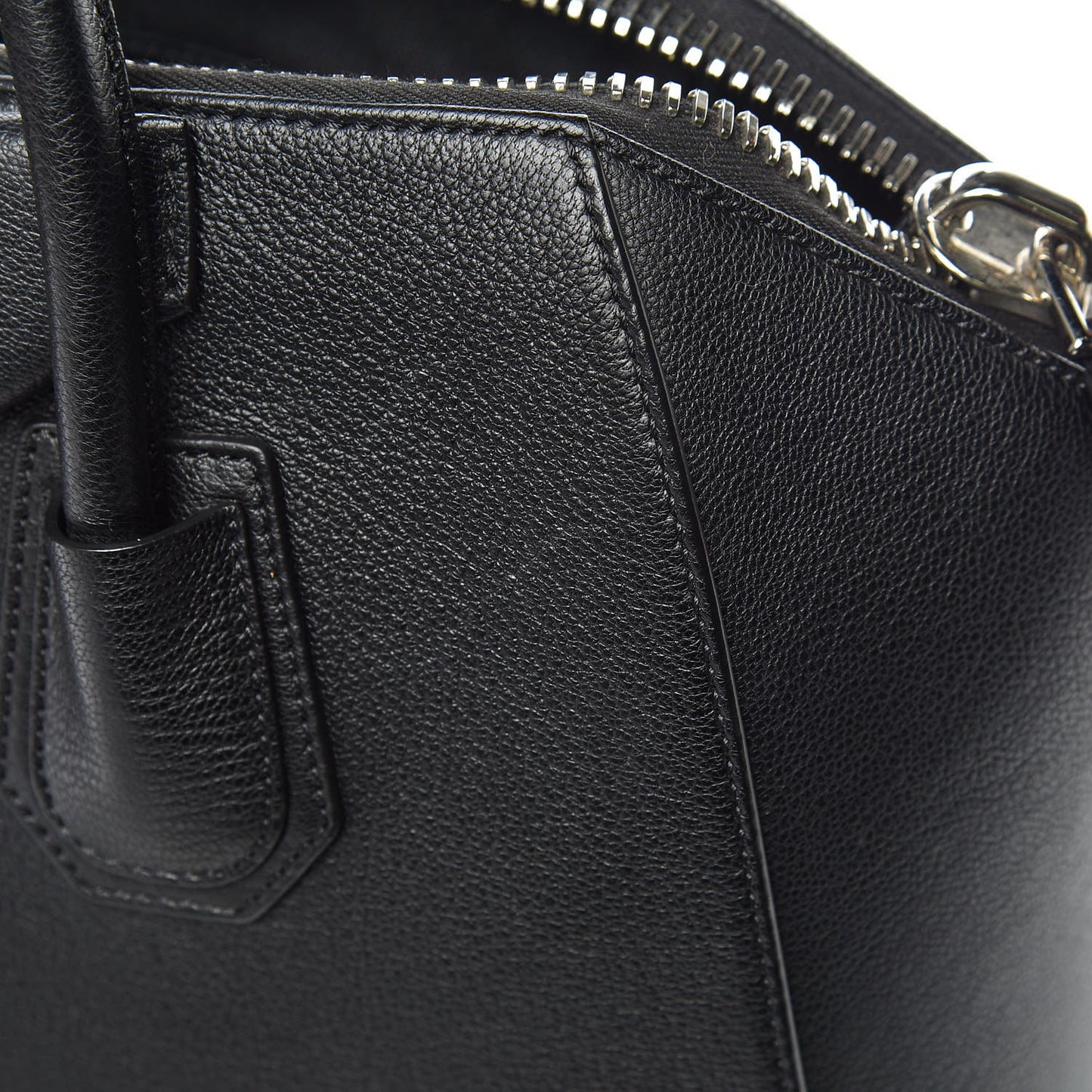 Sugar Goatskin Medium Antigona Black
