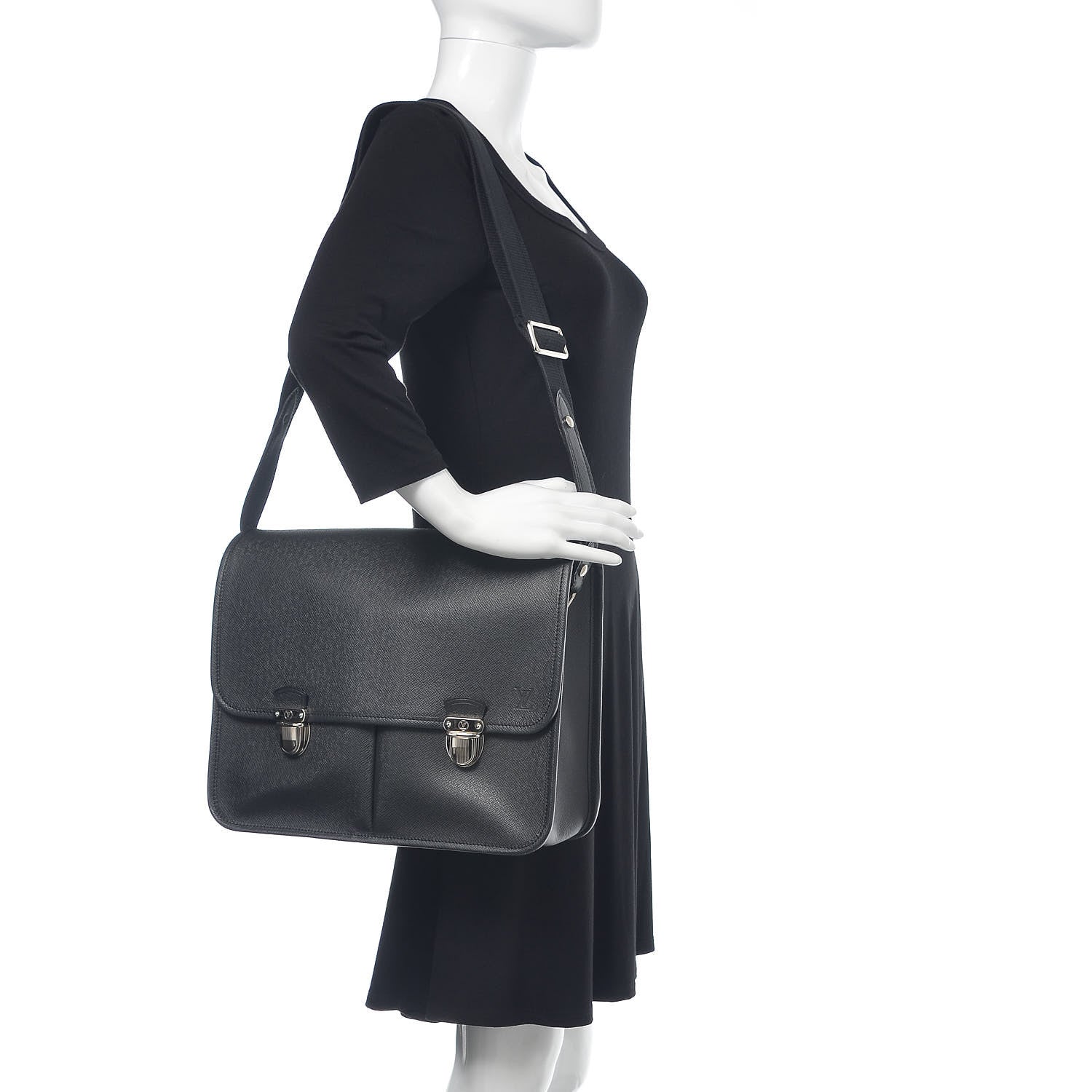 Louis Vuitton Taiga Alexei Messenger Ardoise 3 of 14