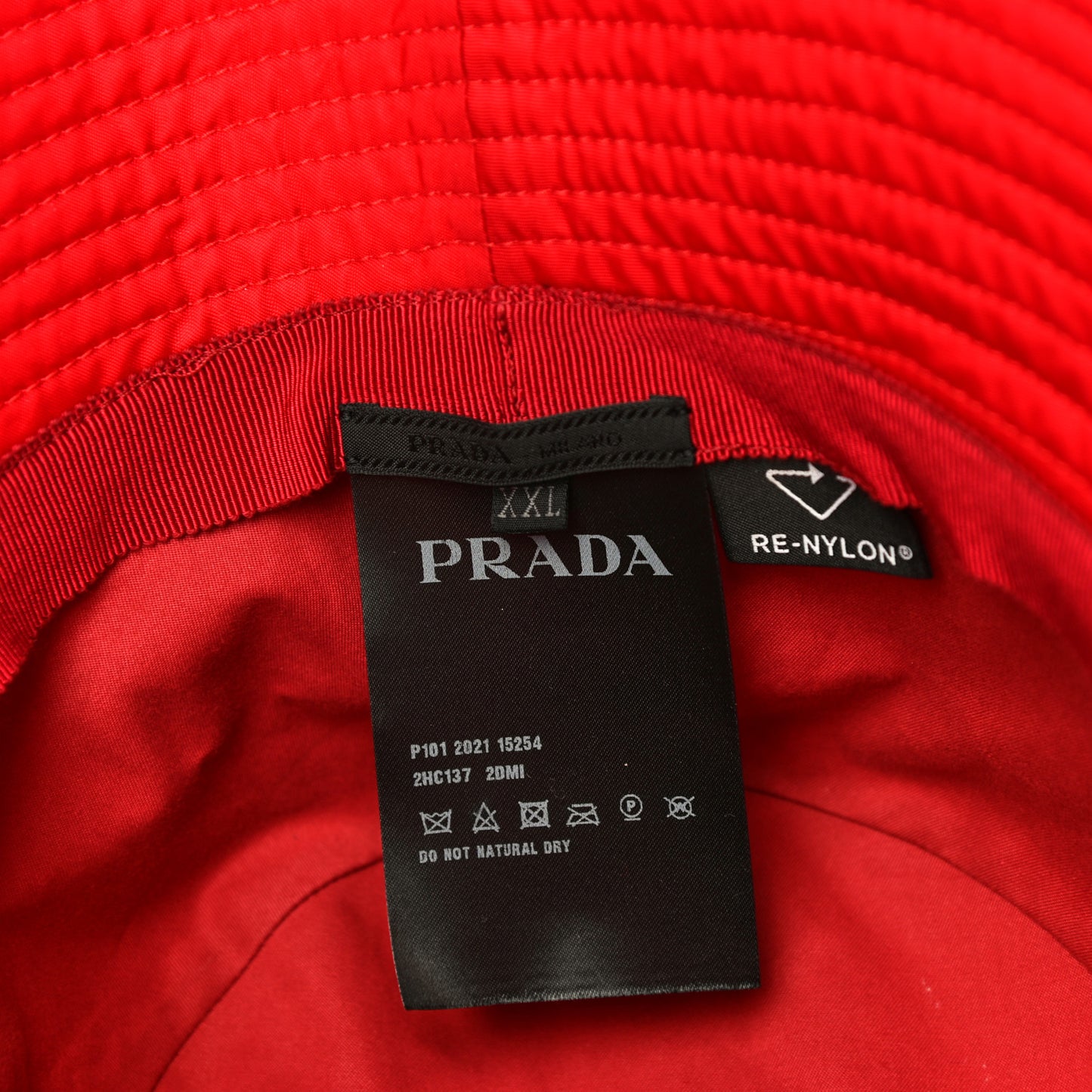 Re-Nylon Metal Triangle Logo Mens Bucket Hat XXL Rosso