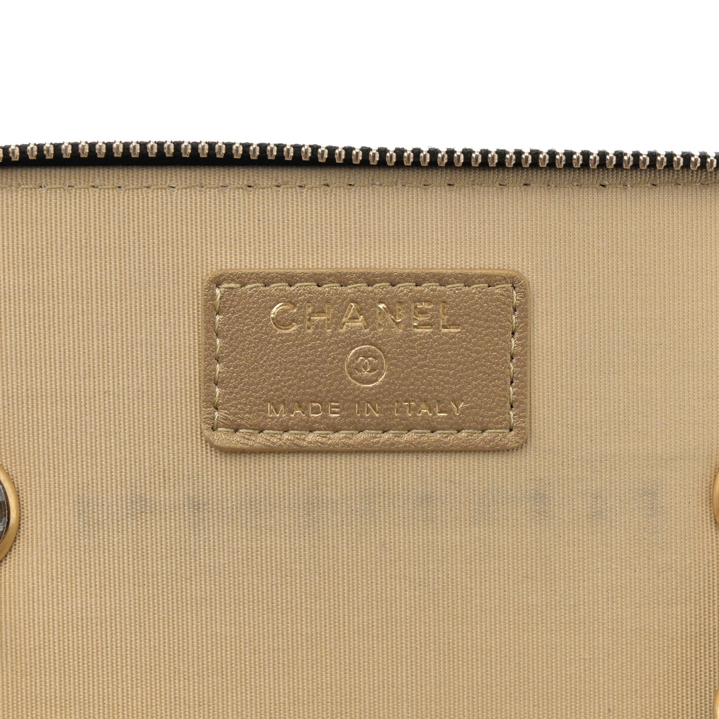 Lambskin Quilted Pearl Crush Small Vanity Case With Chain Black