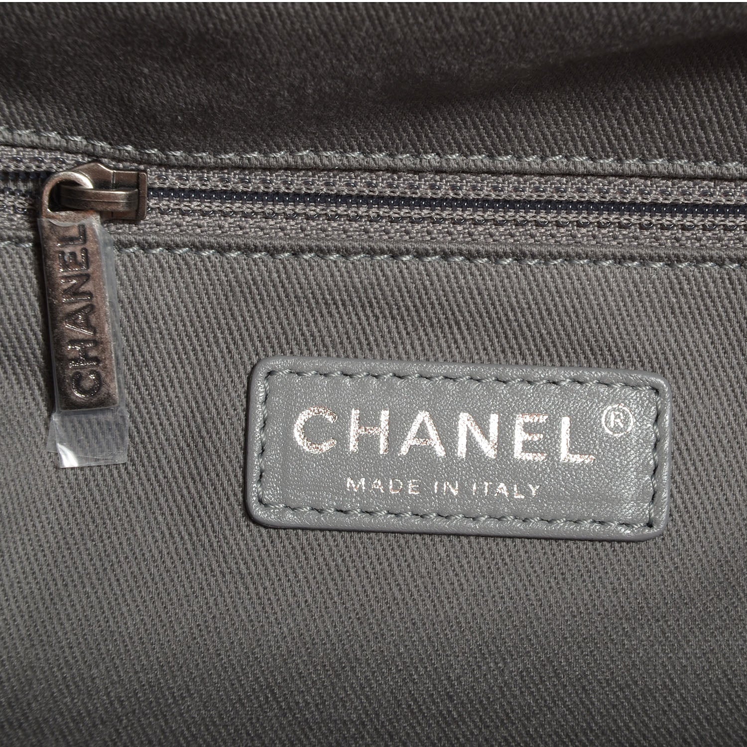 Chanel Iridescent Calfskin Coco Daily Hobo Rose Clair 7 of 8