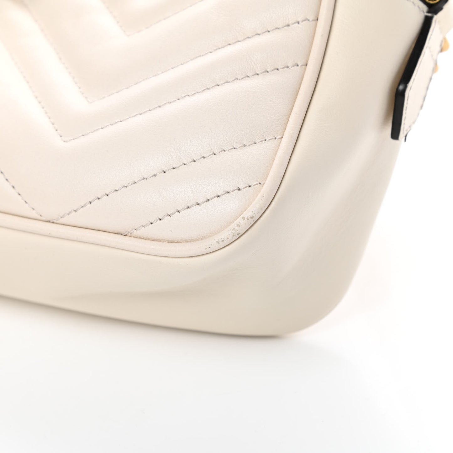 Calfskin Matelasse Small GG Marmont Chain Shoulder Bag White