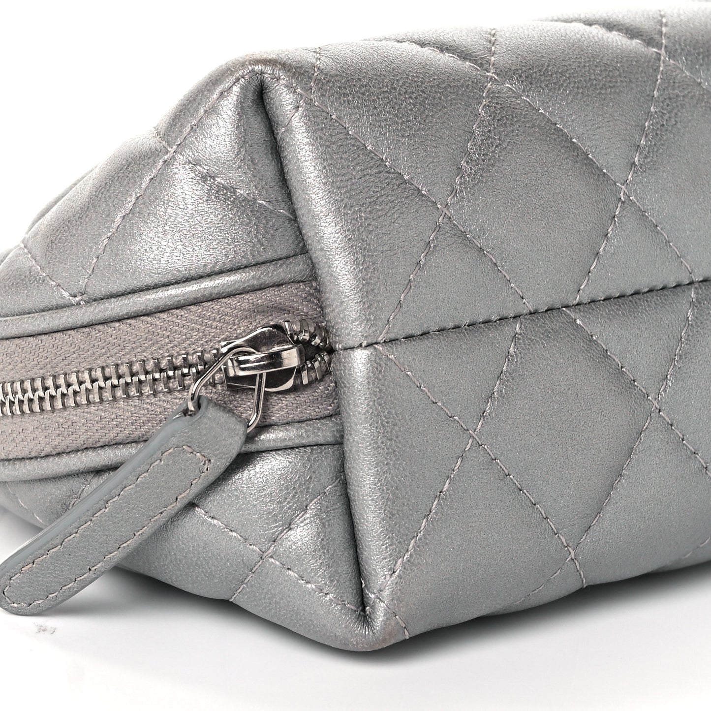 Metallic Lambskin Quilted 2.55 Reissue Cosmetic Pouch Silver