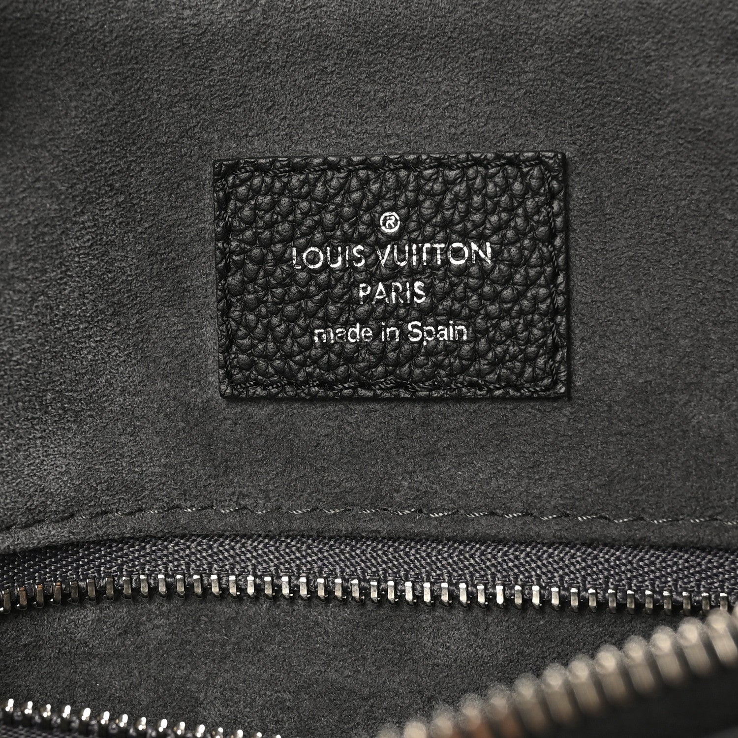 Louis Vuitton Mahina Beaubourg Hobo MM Black 6 of 9