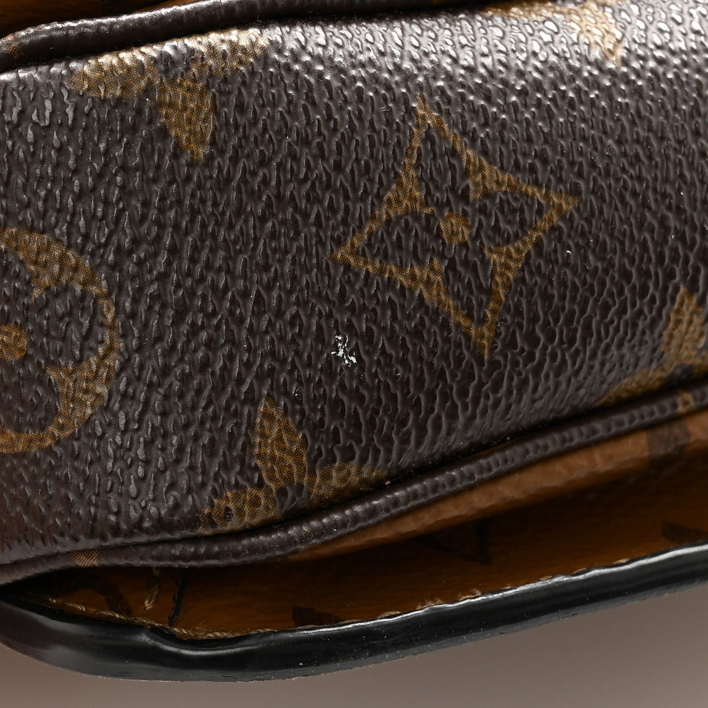 LOUIS VUITTON Reverse Monogram Pochette Metis