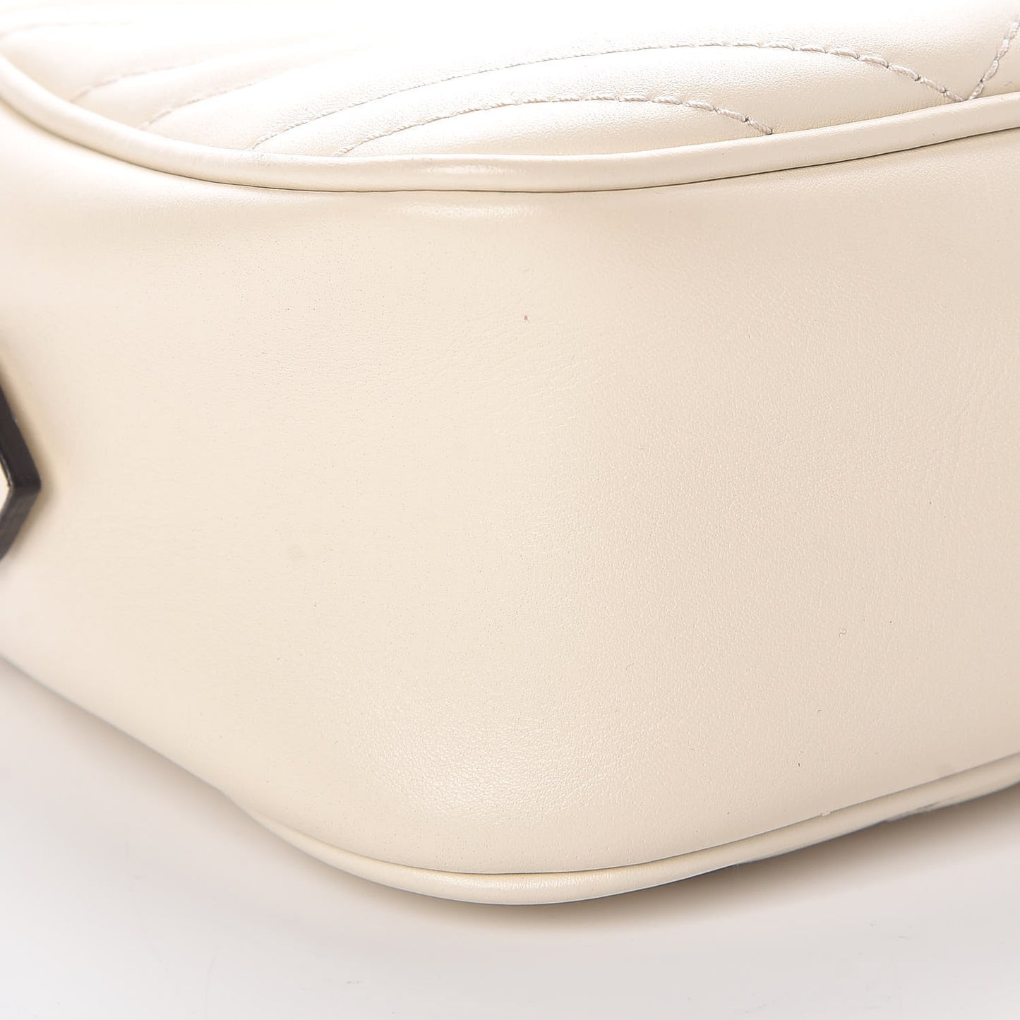 Calfskin Matelasse Small GG Marmont Chain Shoulder Bag White