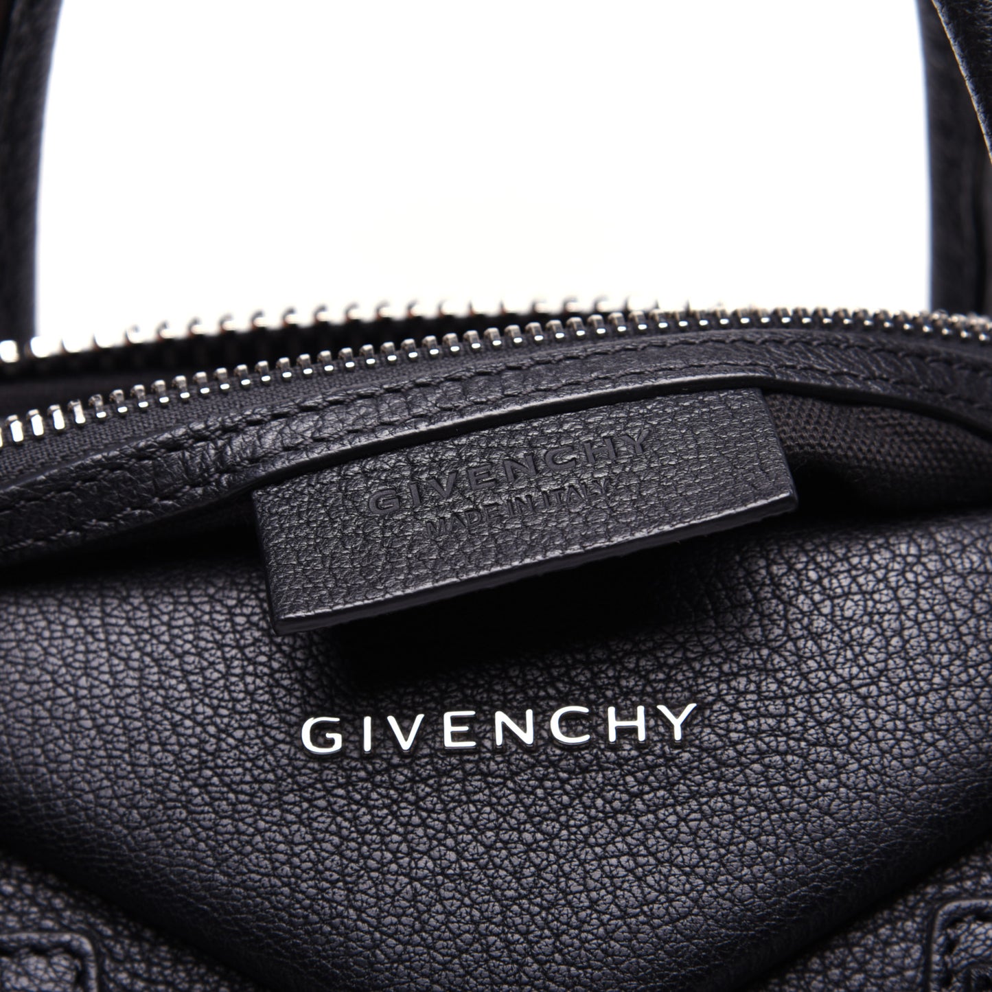 Sugar Goatskin Medium Antigona Black