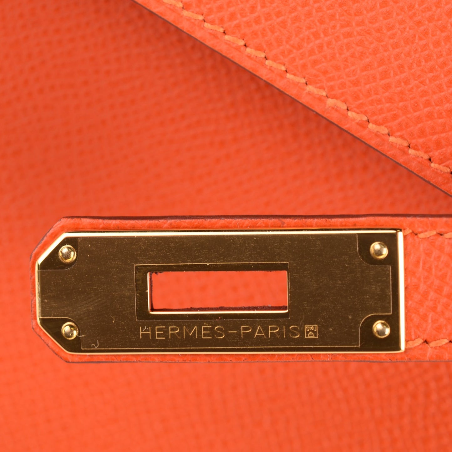 Epsom Kelly Sellier 28 Feu