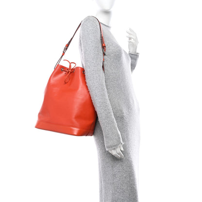 Louis Vuitton LOUIS VUITTON Epi Noe NM Piment 2 of 11