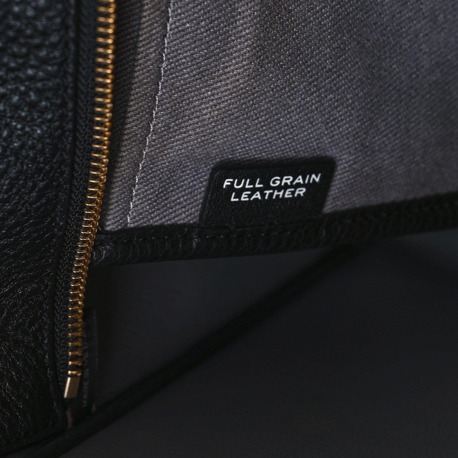Marc Jacobs Grained Calfskin Large The Tote Bag Black 7 of 11