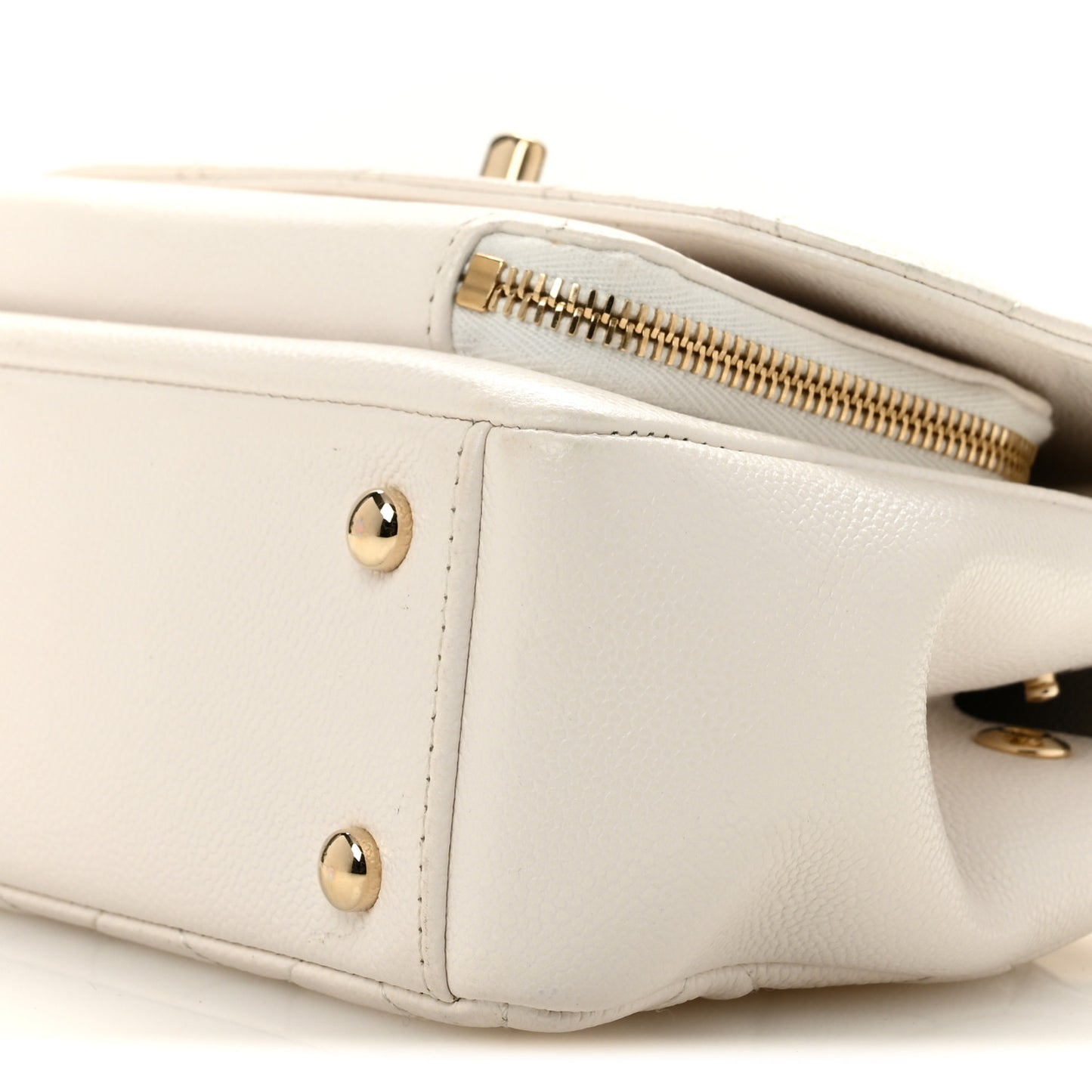 Caviar Quilted Small Business Affinity Flap White