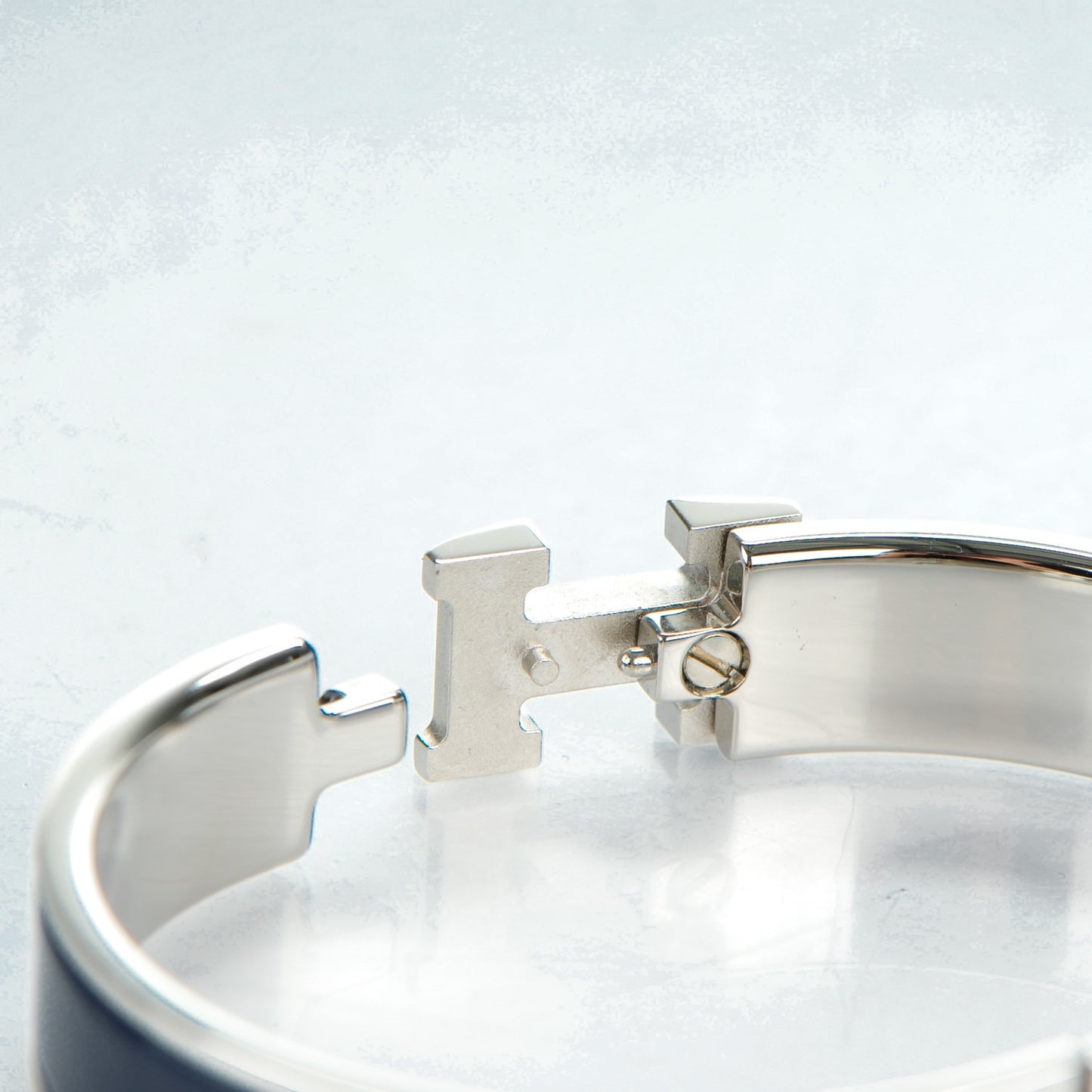 Narrow Enamel Clic Clac H Bracelet PM Bleu Biarritz