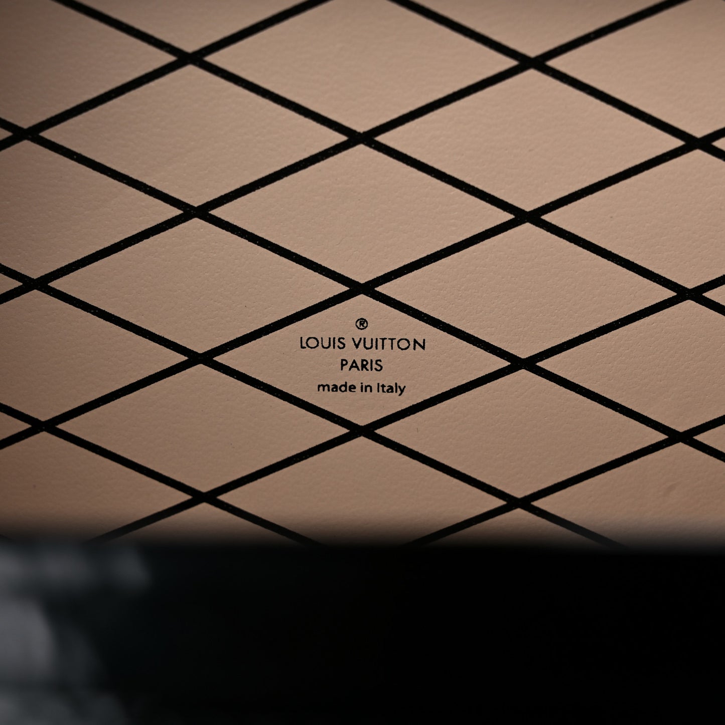 Sequins Vernis Petite Malle Black