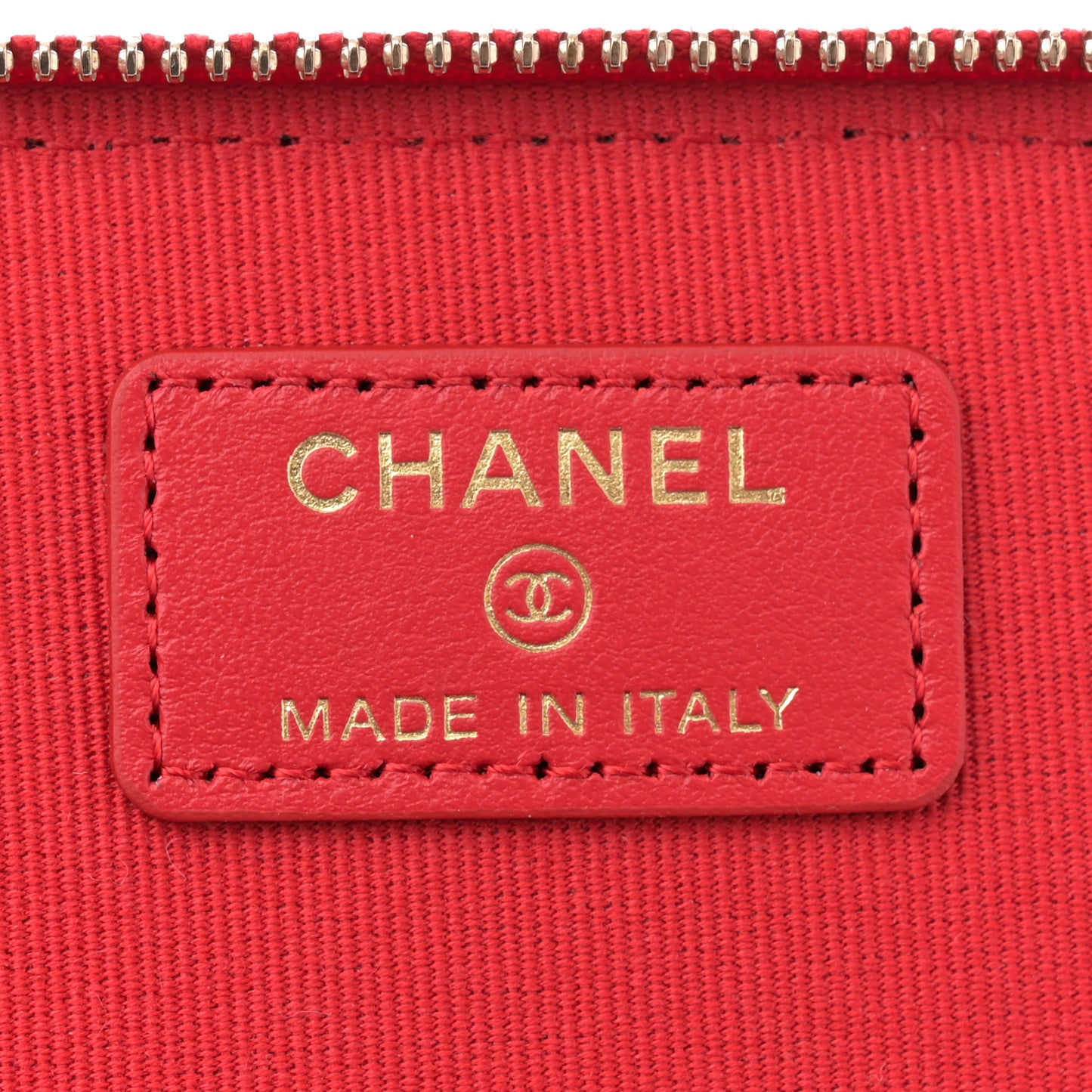 Caviar Quilted Small Vanity Case With Chain Red