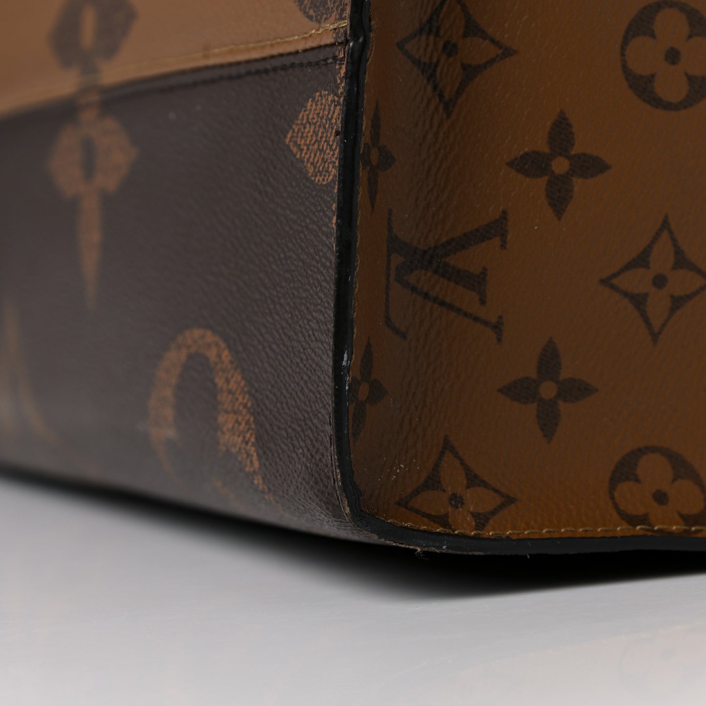 Reverse Monogram Giant Onthego GM