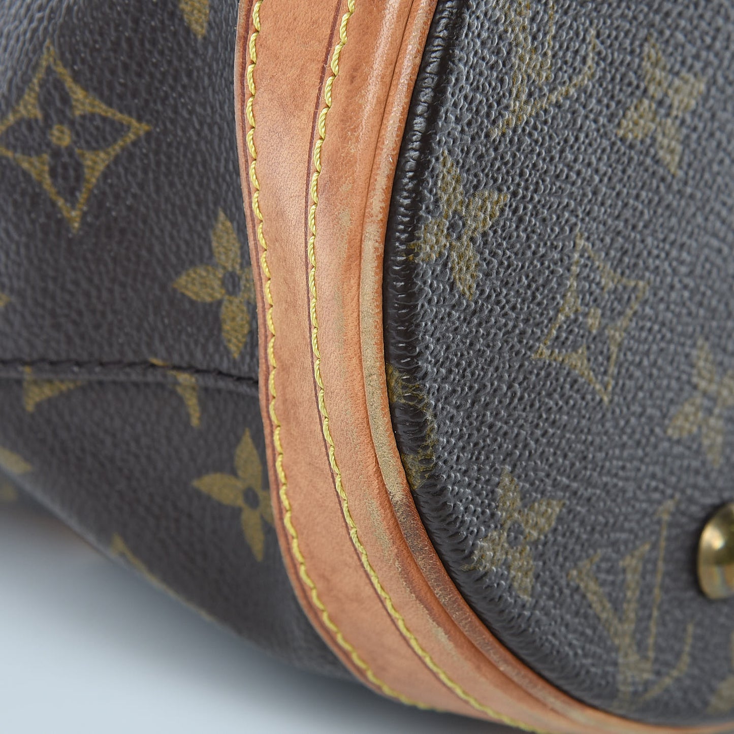 Monogram Petit Bucket 23