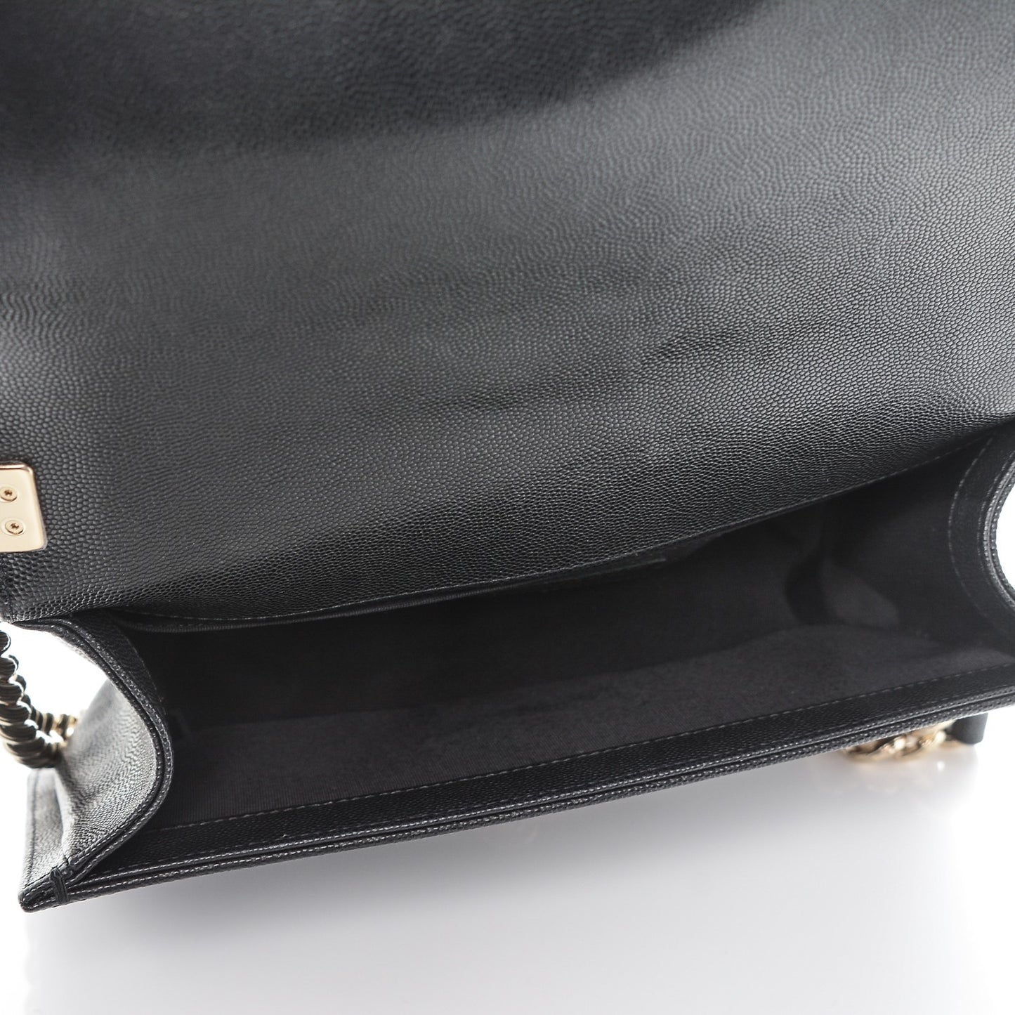 Caviar Quilted Medium Boy Flap Black