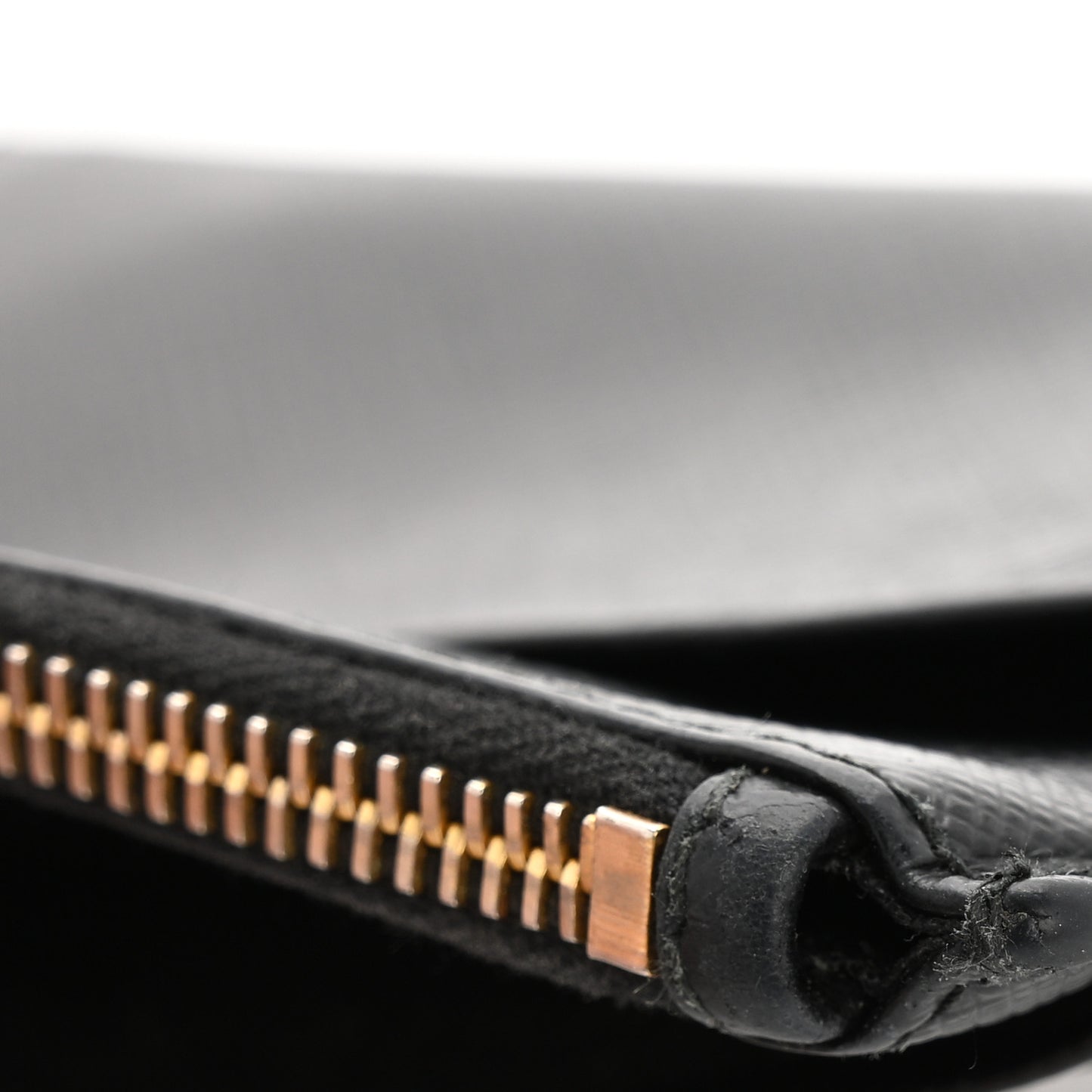 Saffiano Triangle Zip Card Holder Black