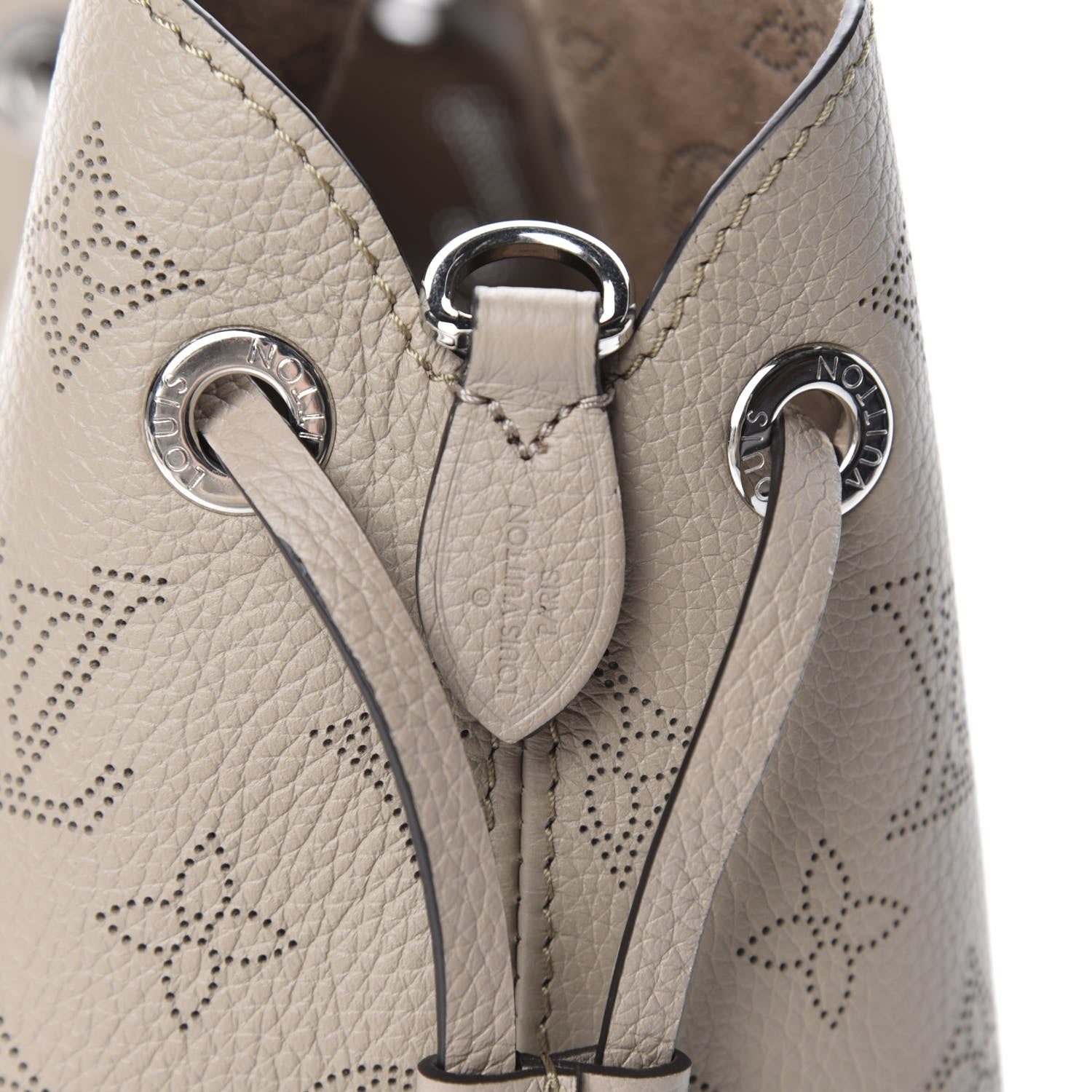 Louis Vuitton Mahina Bella Galet 9 of 12