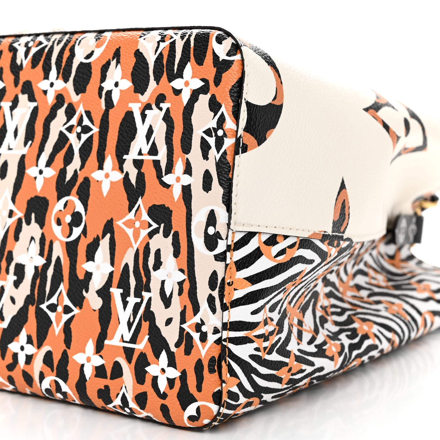 Louis Vuitton LOUIS VUITTON Monogram Giant Jungle NéoNoé Ivory 10 of 10