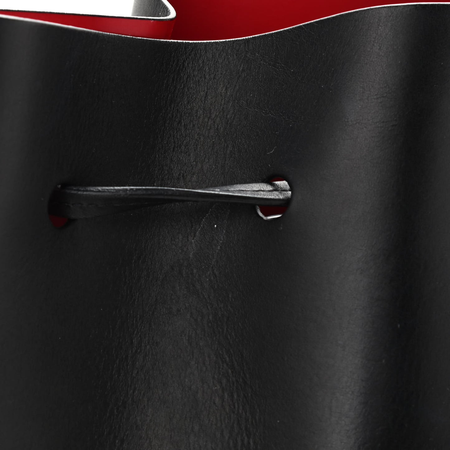 Vegetable Tanned Calfskin Bucket Bag Black Flamma