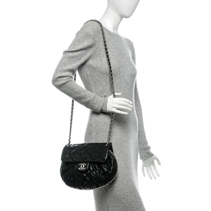 Chanel Washed Lambskin Quilted Medium Chain Around Messenger Black 2 of 8