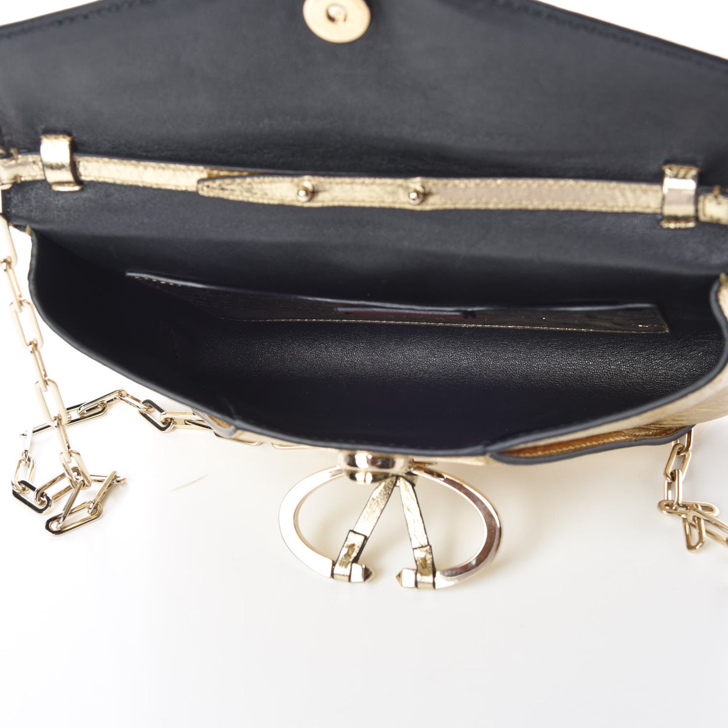 Metallic Wrinkled Lambskin V Rivet Chain Clutch Mekong