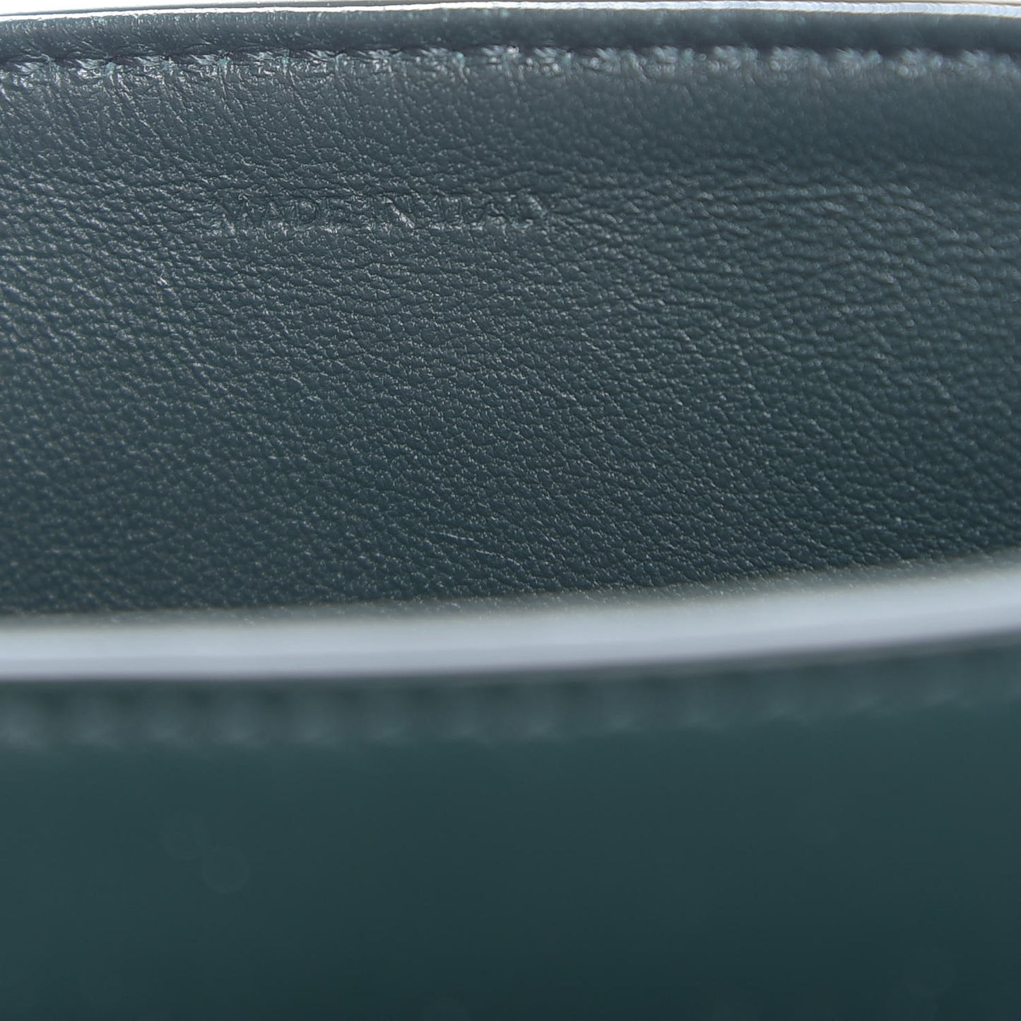 Satinated Calfskin Besace Small 16 Amazone