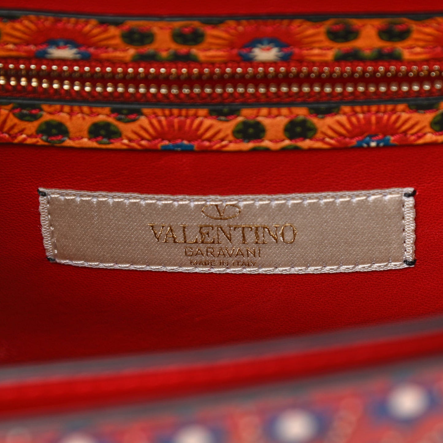 Vitello Enchanted Wonderland Medium Rockstud Flap Saddle Bag Rosso Valentino