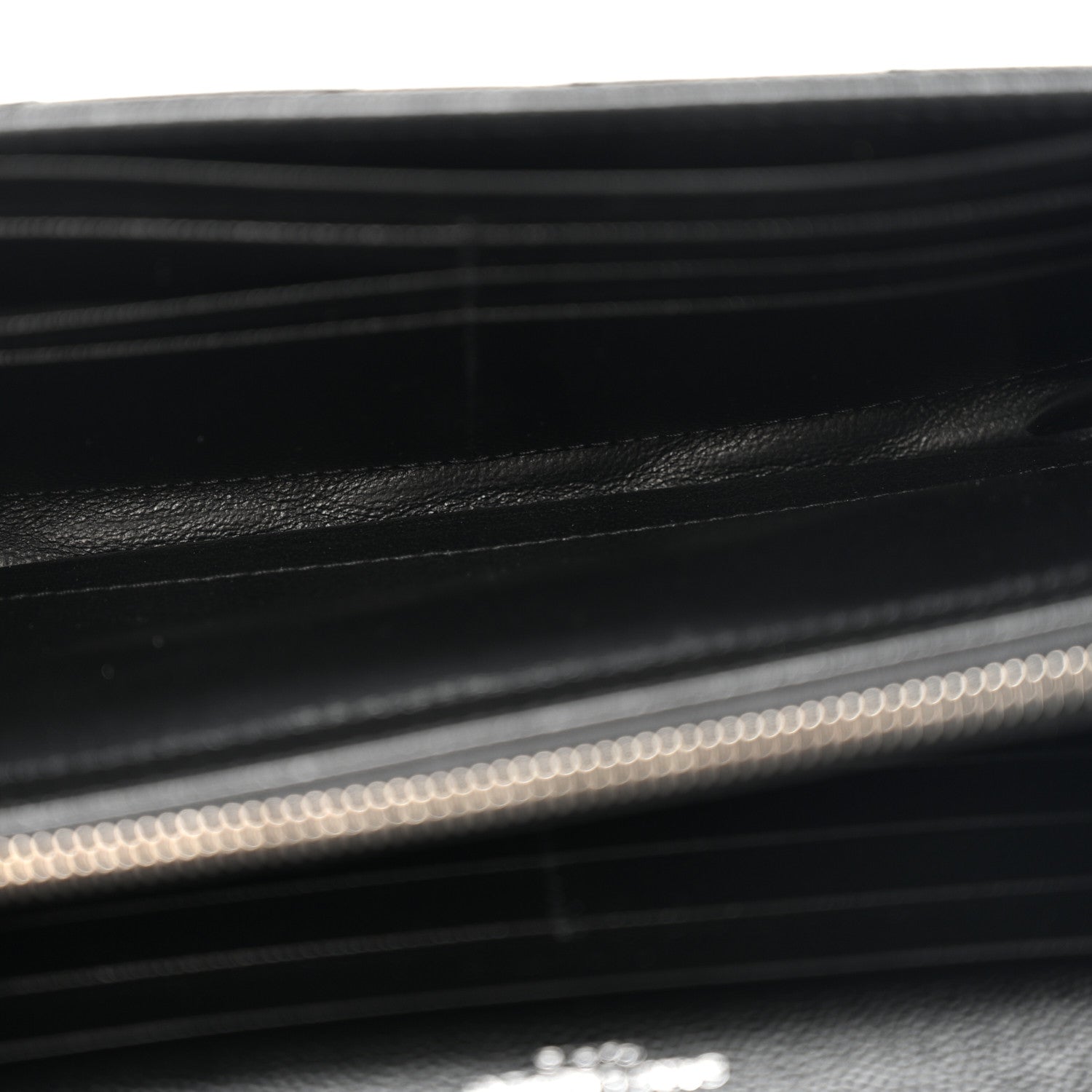 Saint Laurent Grain De Poudre Matelasse Chevron Monogram Flap Wallet Black 9 of 18
