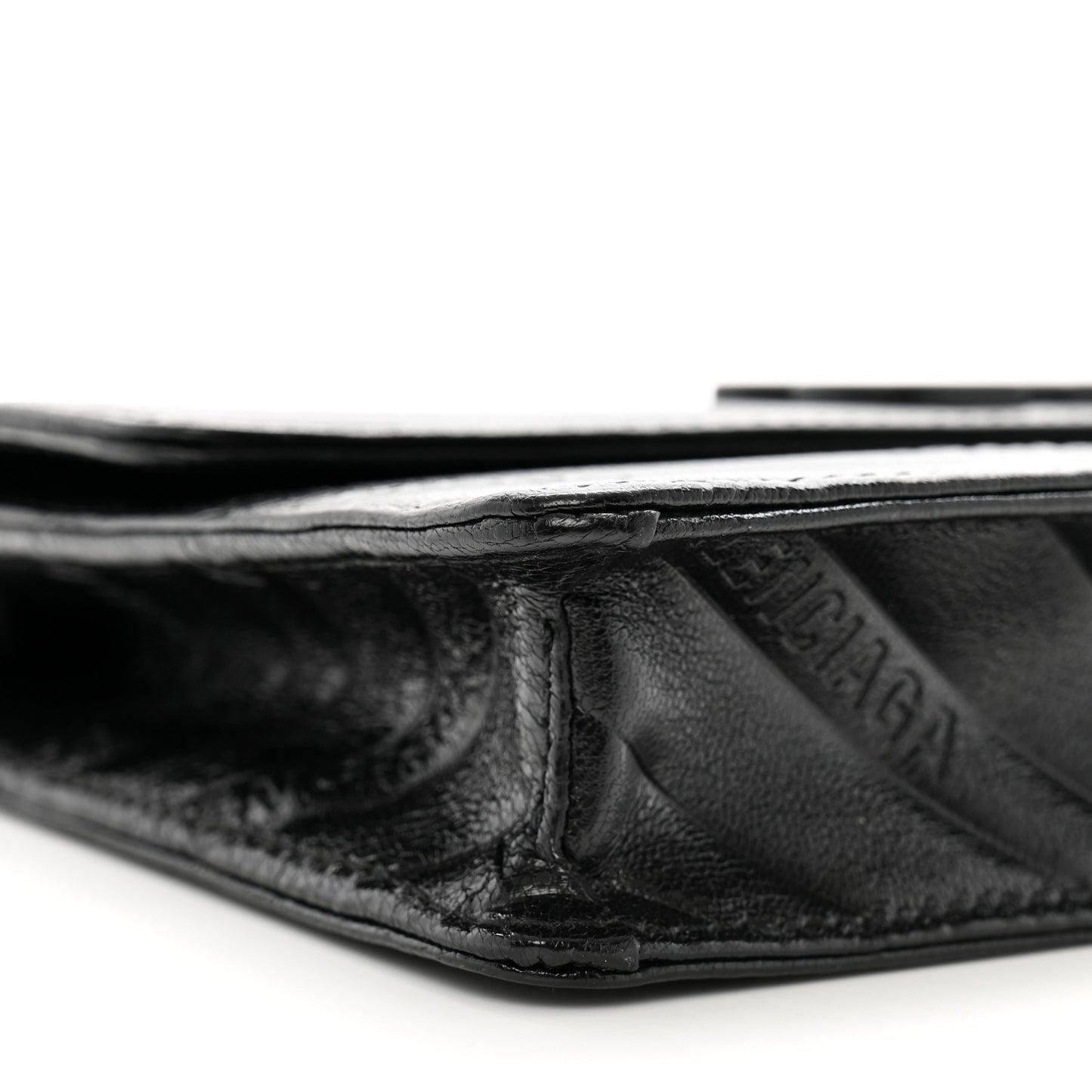 Shiny Goatskin Logo Embossed Monochrome BB Wallet On Chain Black