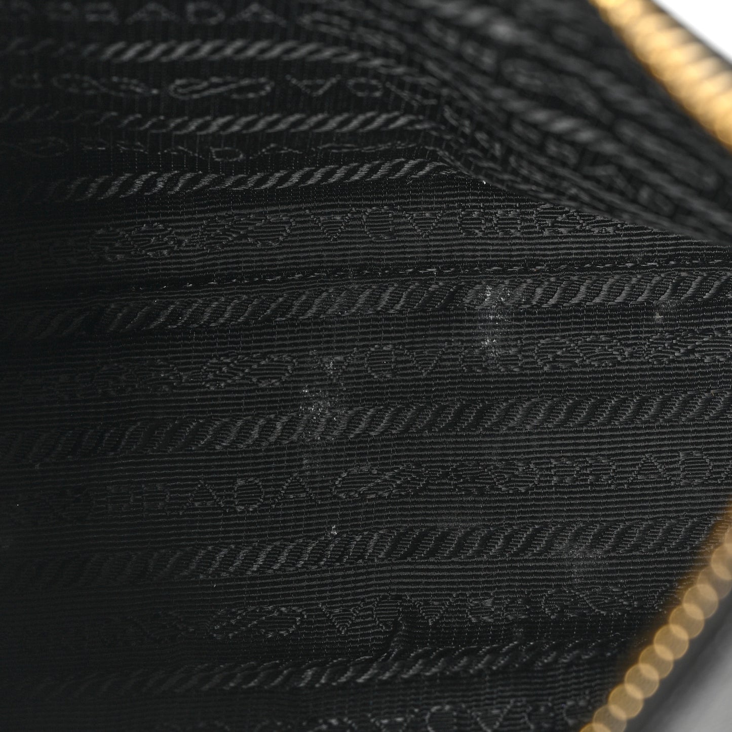 Saffiano Lux Re-Edition 2005 Shoulder Bag Black