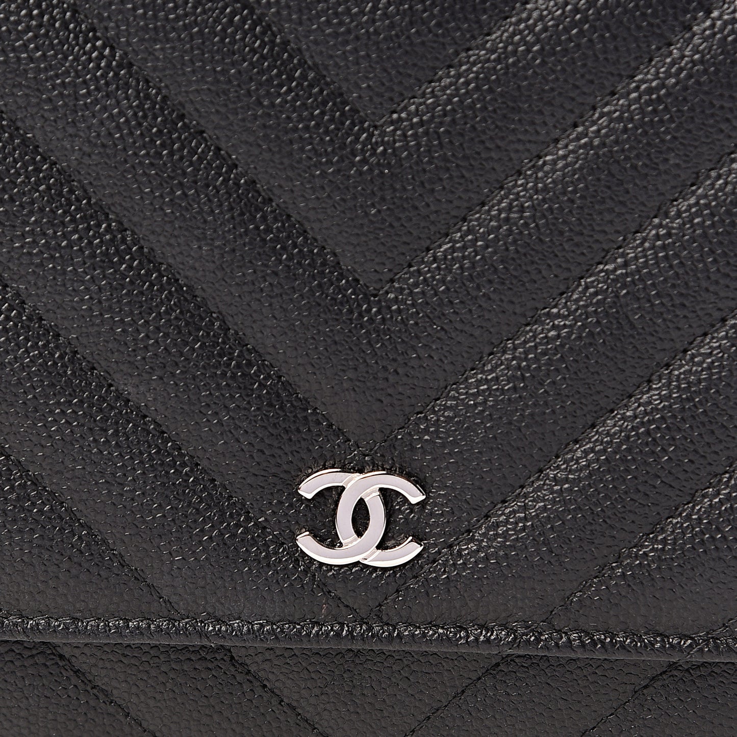 Caviar Chevron Quilted Wallet On Chain WOC Black