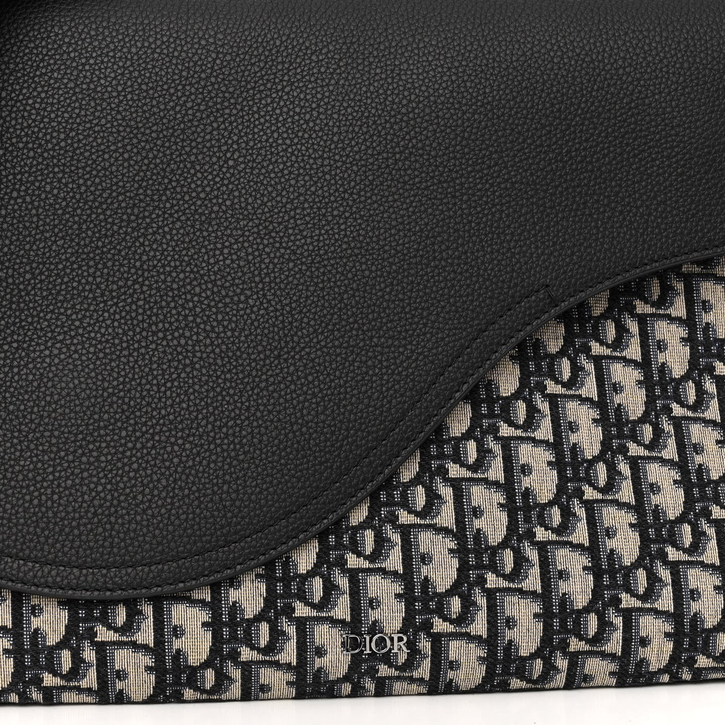 Grained Calfskin Oblique Saddle Messenger Black