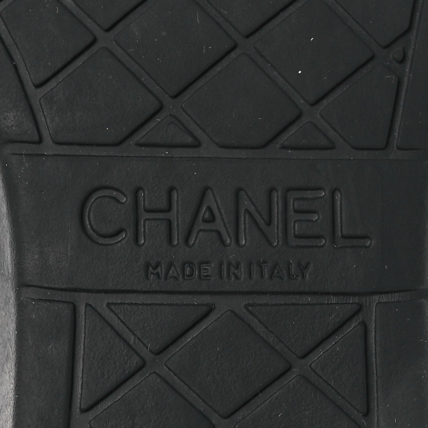 Chanel Lambskin Patent Calfskin CC Sneakers 39.5 White Black 6 of 10