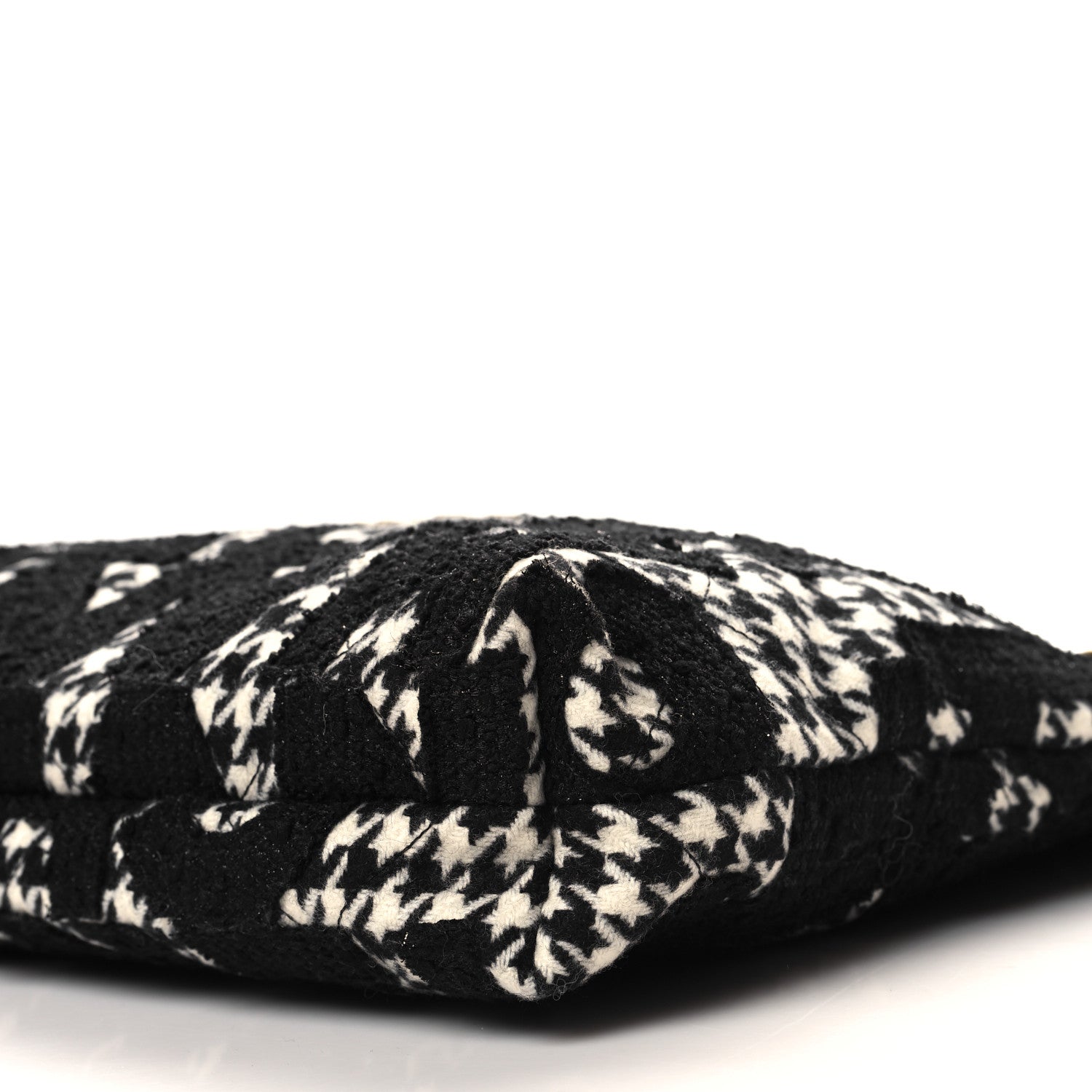 Chanel Tweed Houndstooth Quilted Chanel 22 Black Ecru 12 of 13