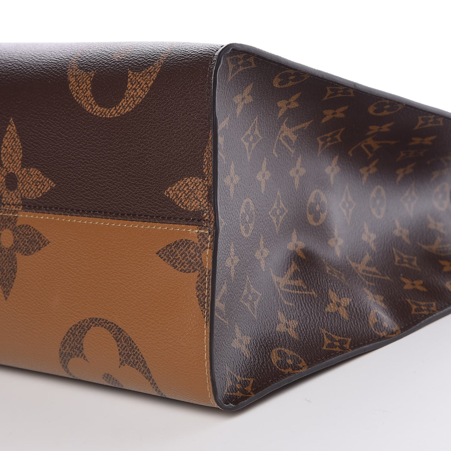Reverse Monogram Giant Onthego GM