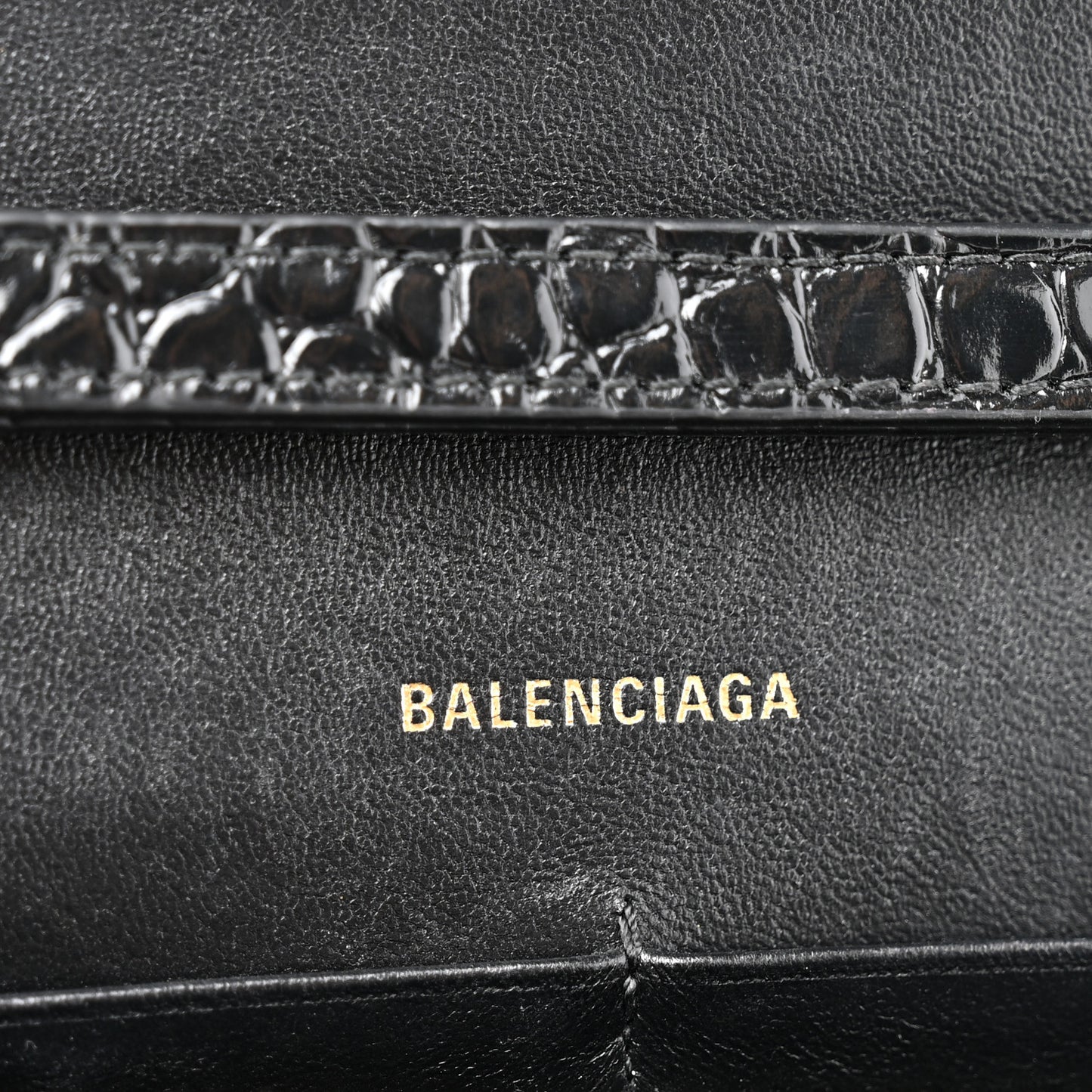 Shiny Calfskin Crocodile Embossed Hourglass Chain Bag Black