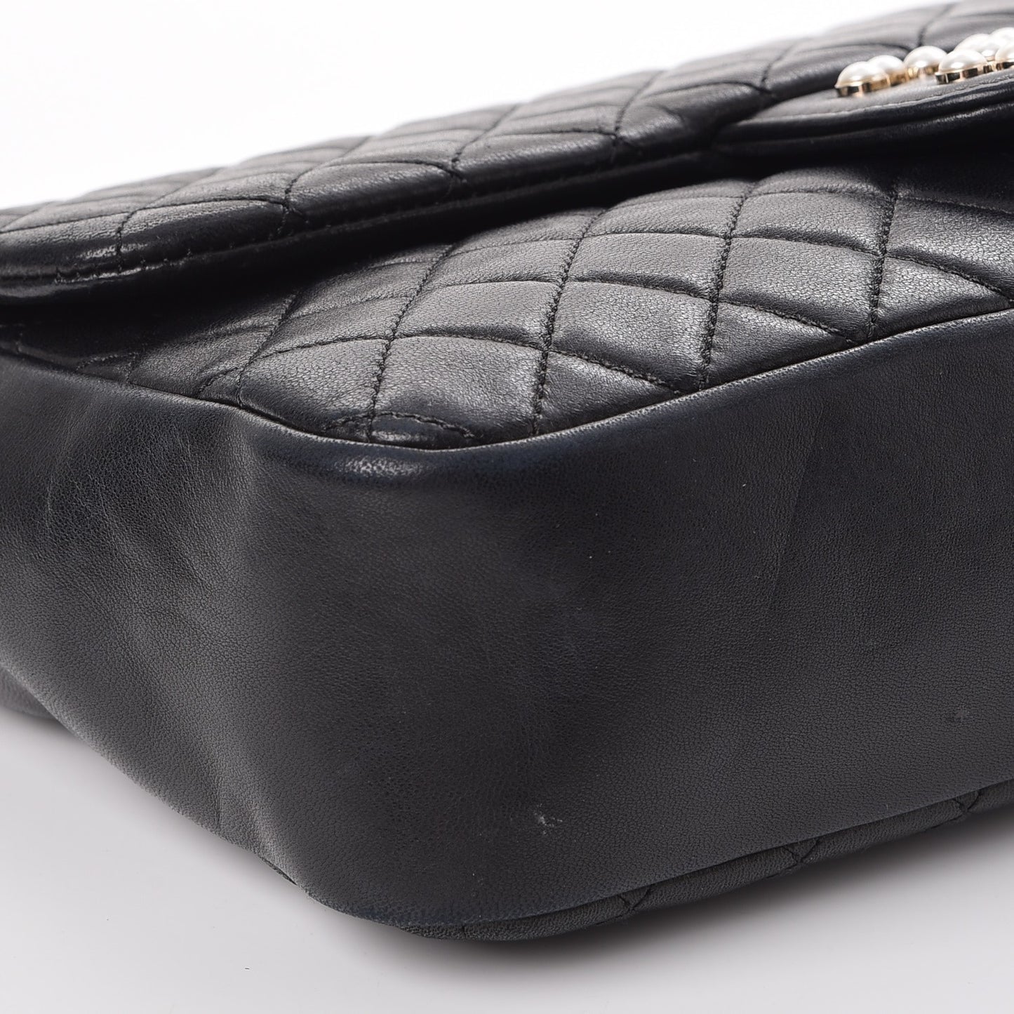 Lambskin Quilted Medium Westminster Pearl Flap Black