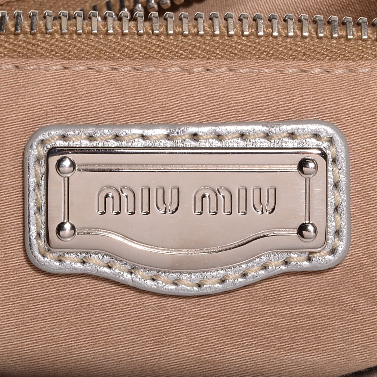 Miu Miu Nappa Matelasse Coffer Argento 6 of 9