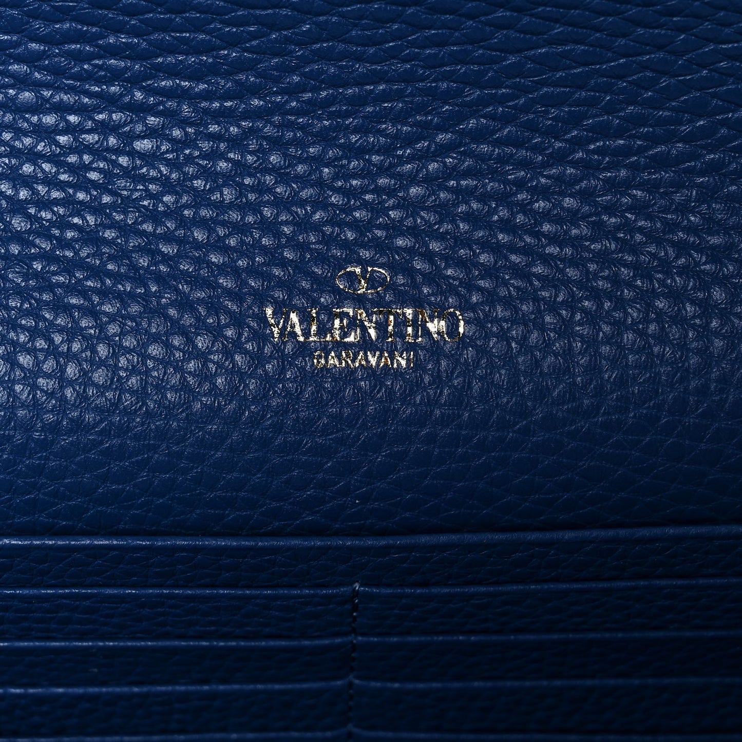Pebbled Calfskin Rockstud Envelope Wallet On Chain Bag Blu Delft