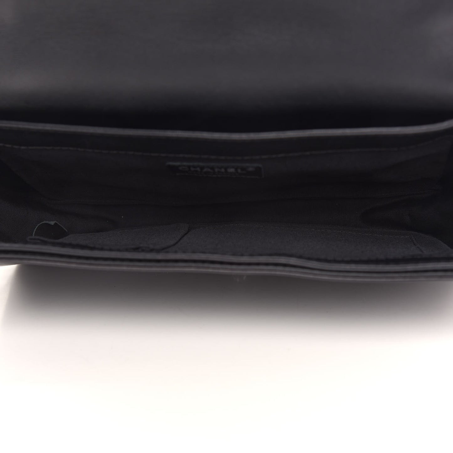 Calfskin Enchained New Medium Boy Flap Black