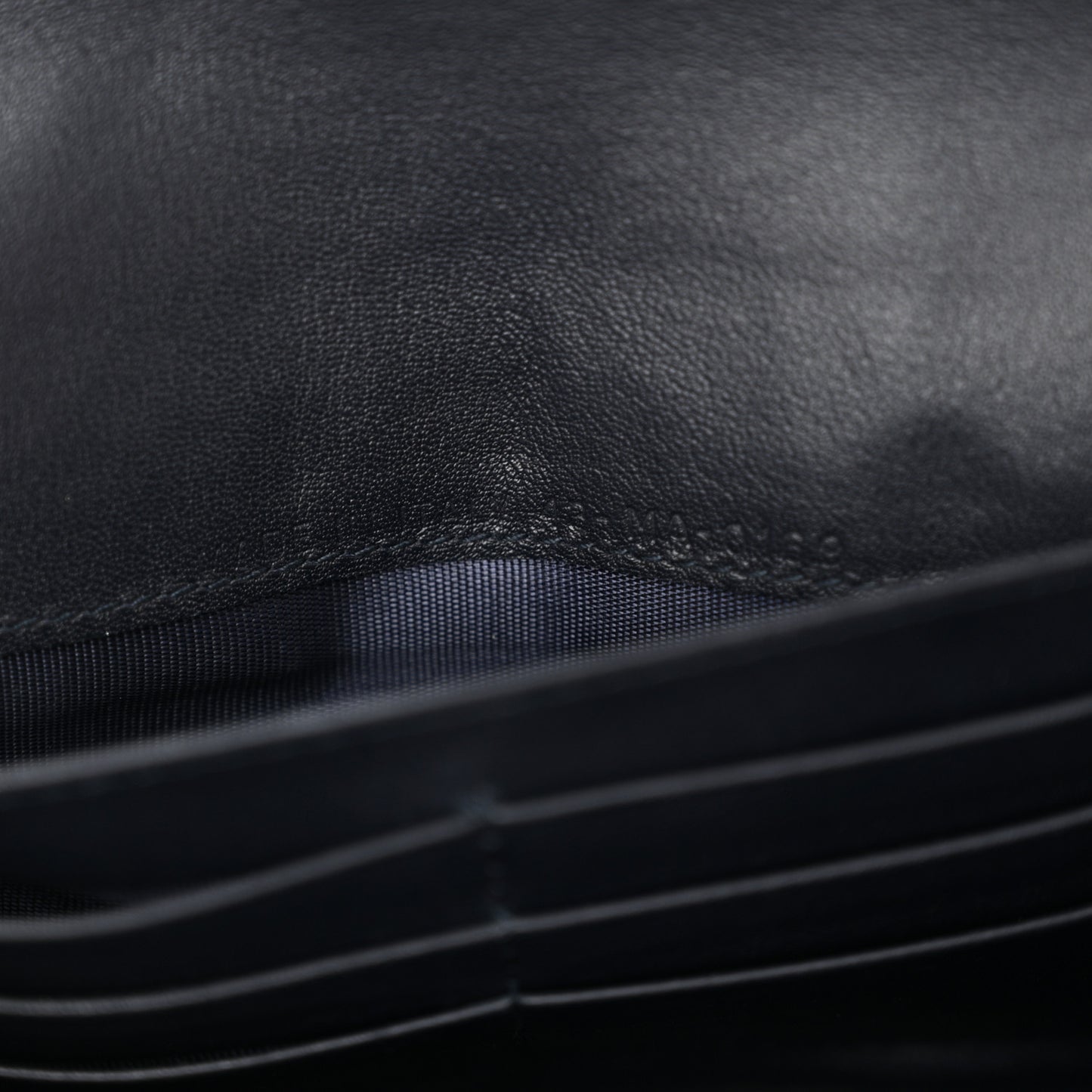 Oblique Saddle Chain Wallet Blue