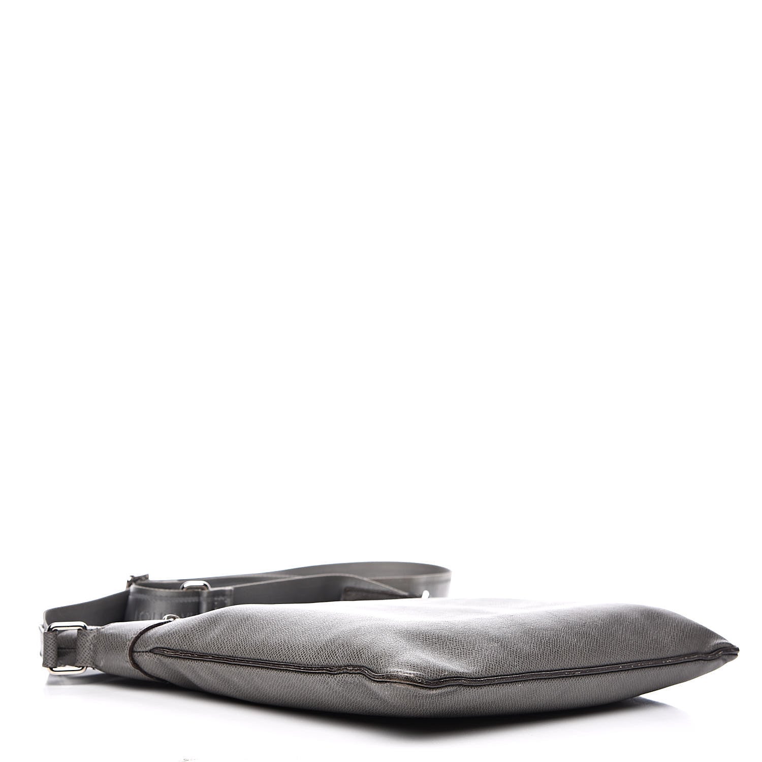 Louis Vuitton Taiga Sasha Messenger Glacier 4 of 14